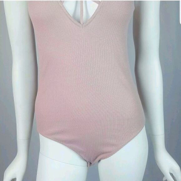 NWT Express Womens Size Small Pale Pink Ribbed Caged Front Sleeveless Bodysuit - Picture 4 of 6